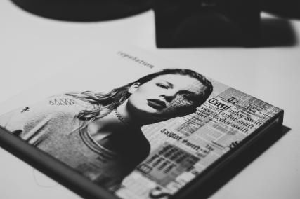Taylor Swift The Eras Tour in Paris !