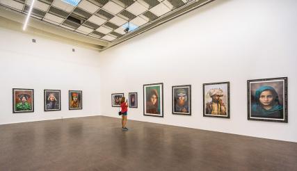 Le Monde de Steve McCurry au Musée Maillol