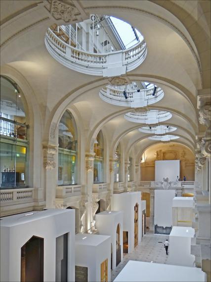 EXPOSITION 